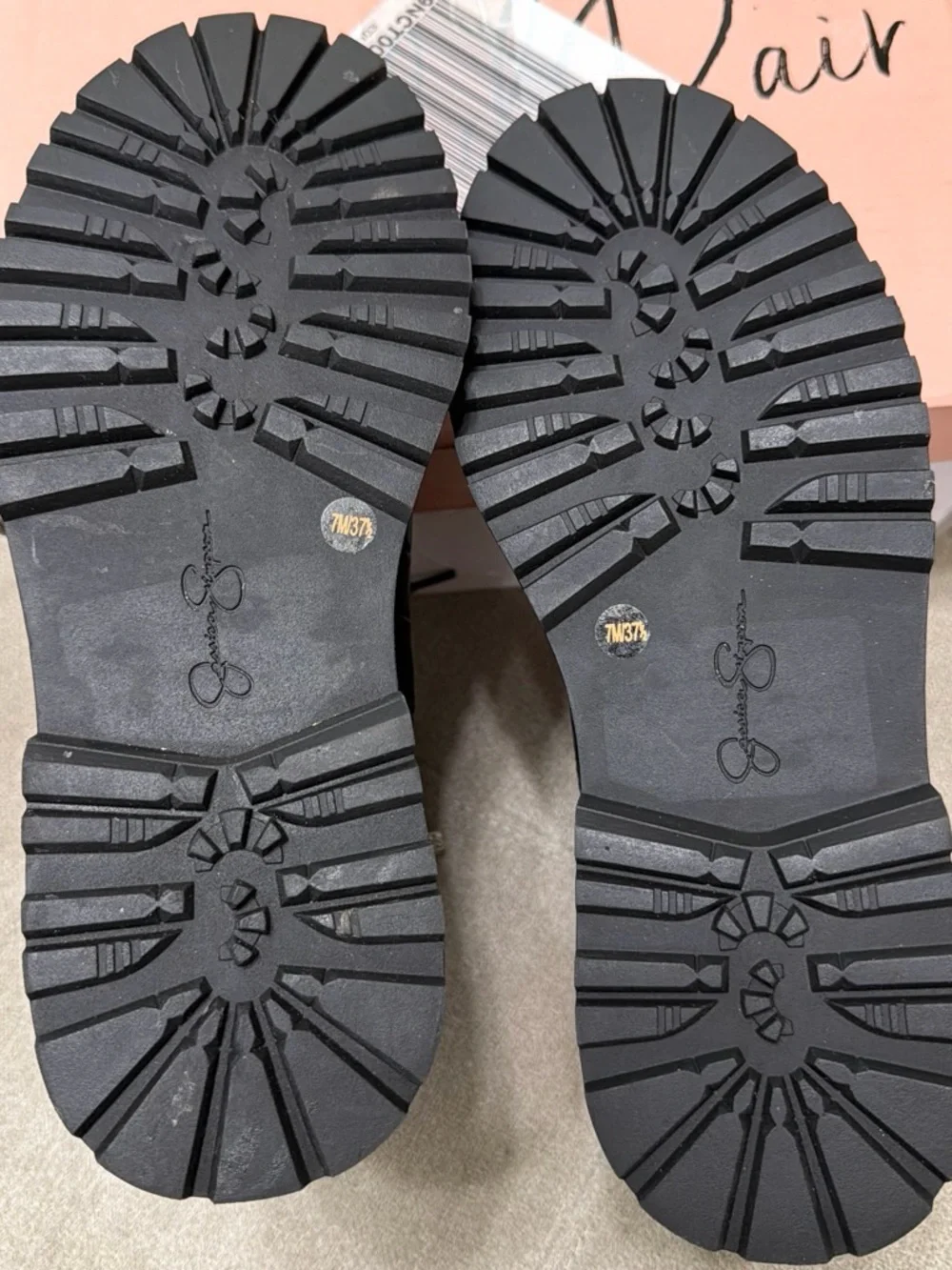 Jessica Simpson men lace